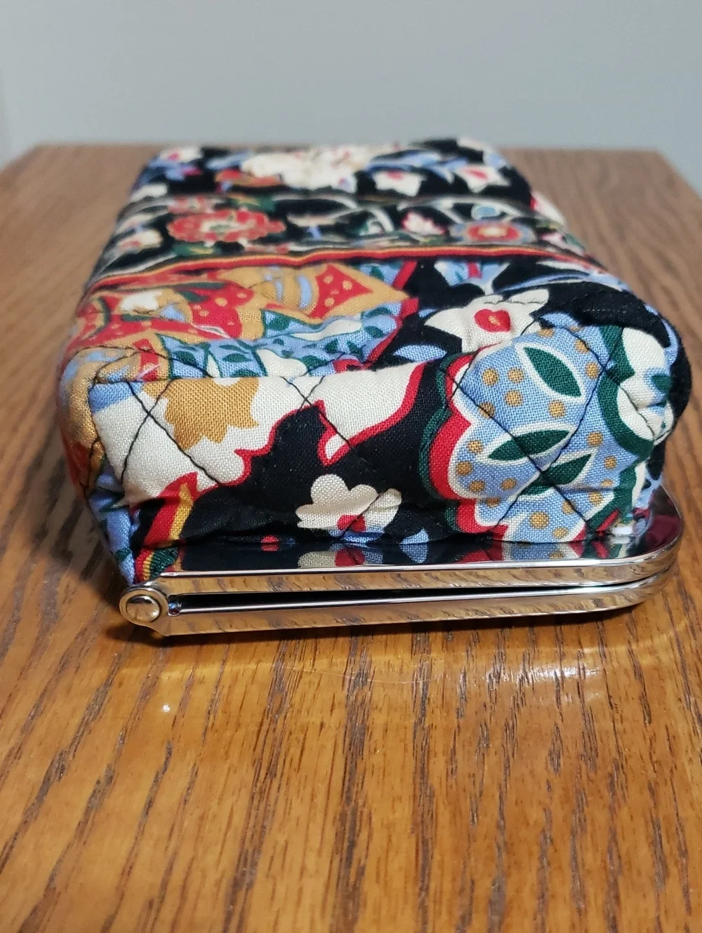 Vera Bradley Versailles Kisslock Makeup Bag / Clutch